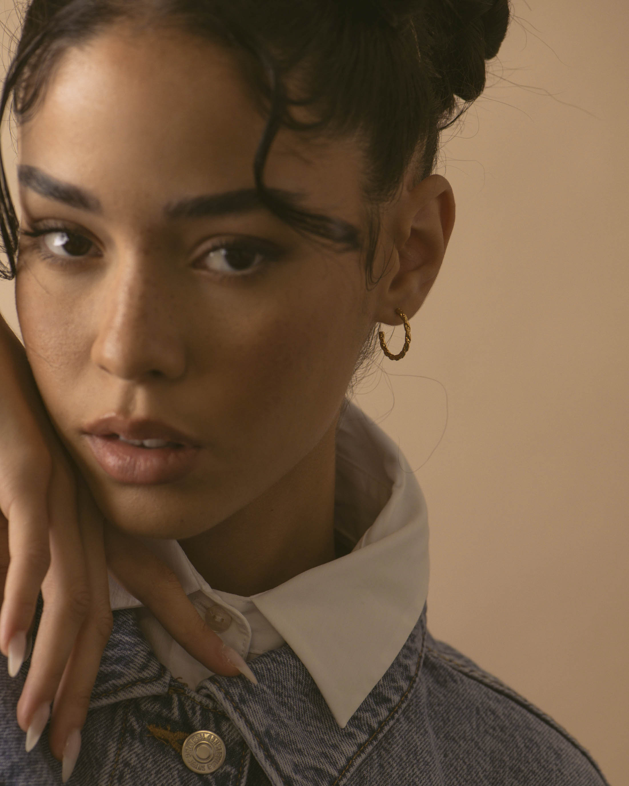 Dina Small Hoop Earrings